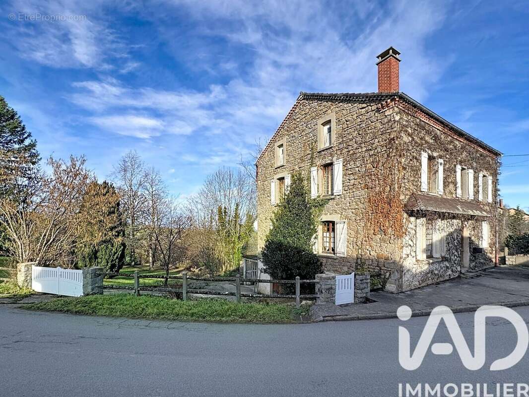 Maison 183 m² à Tours-Sur-Meymont  - photo 2