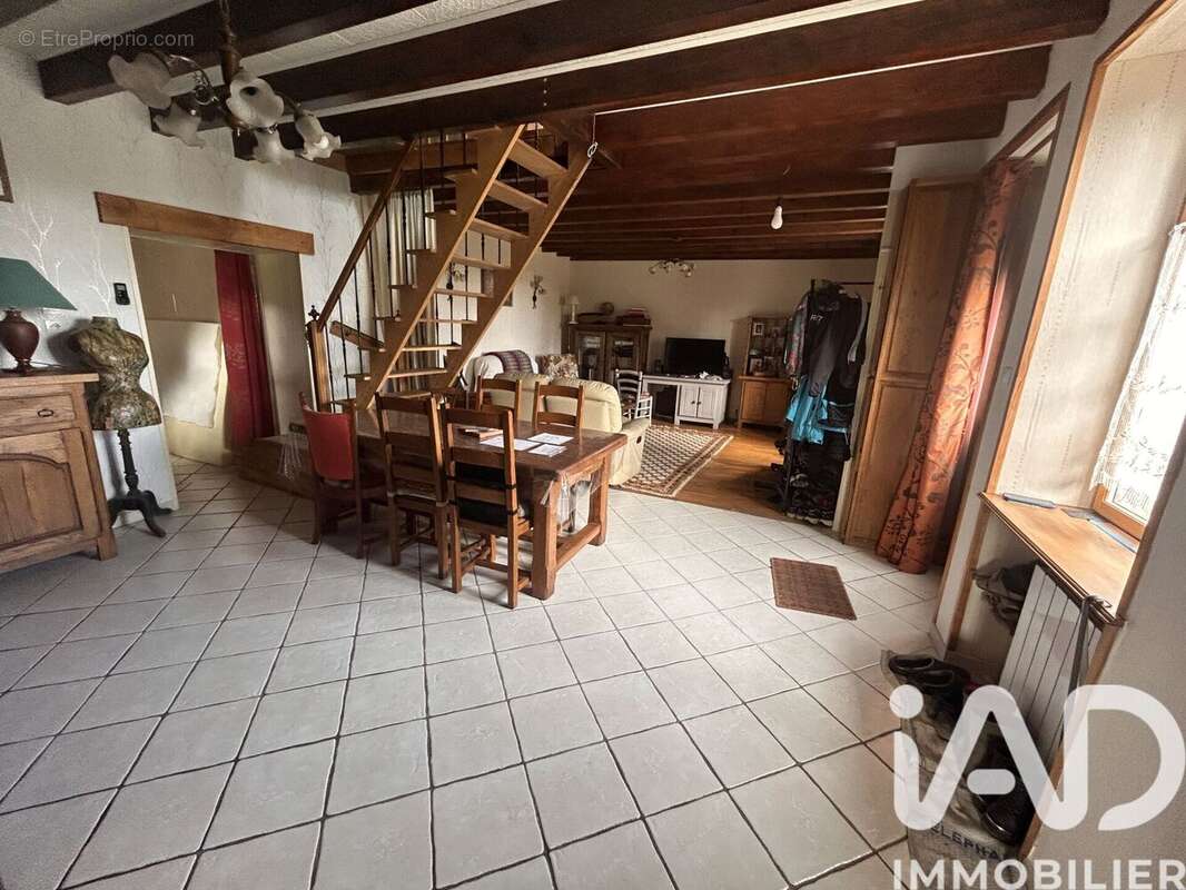 Maison 115 m² à Mesvres  - photo 5