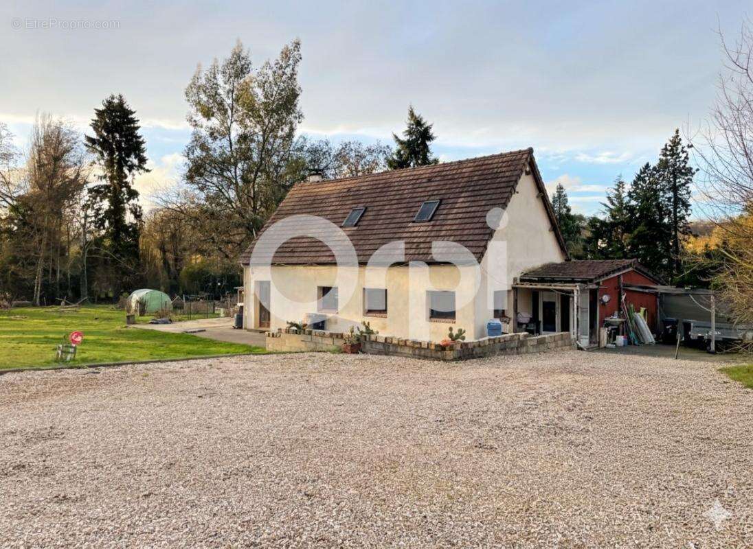 Maison à SYLVAINS-LES-MOULINS