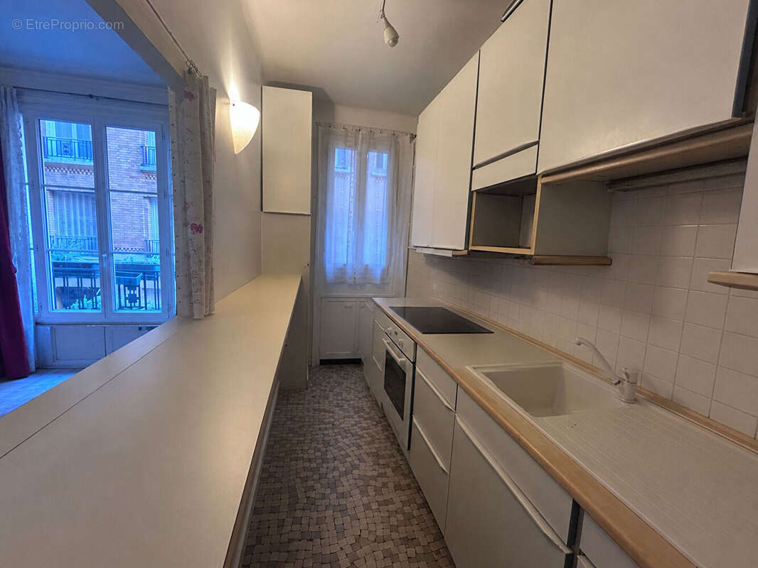 Appartement à PARIS-17E
