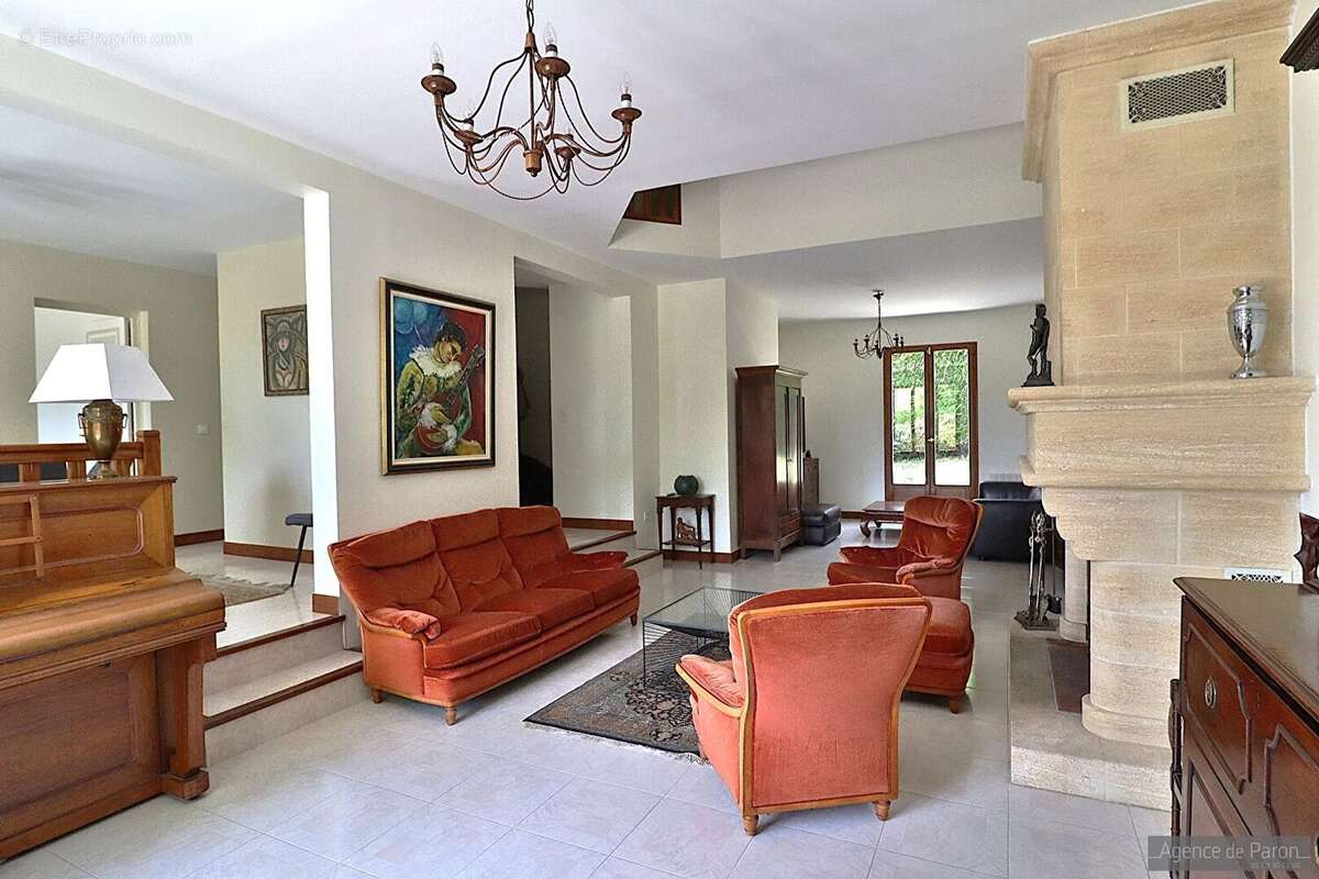 Maison à VERRIERES-LE-BUISSON