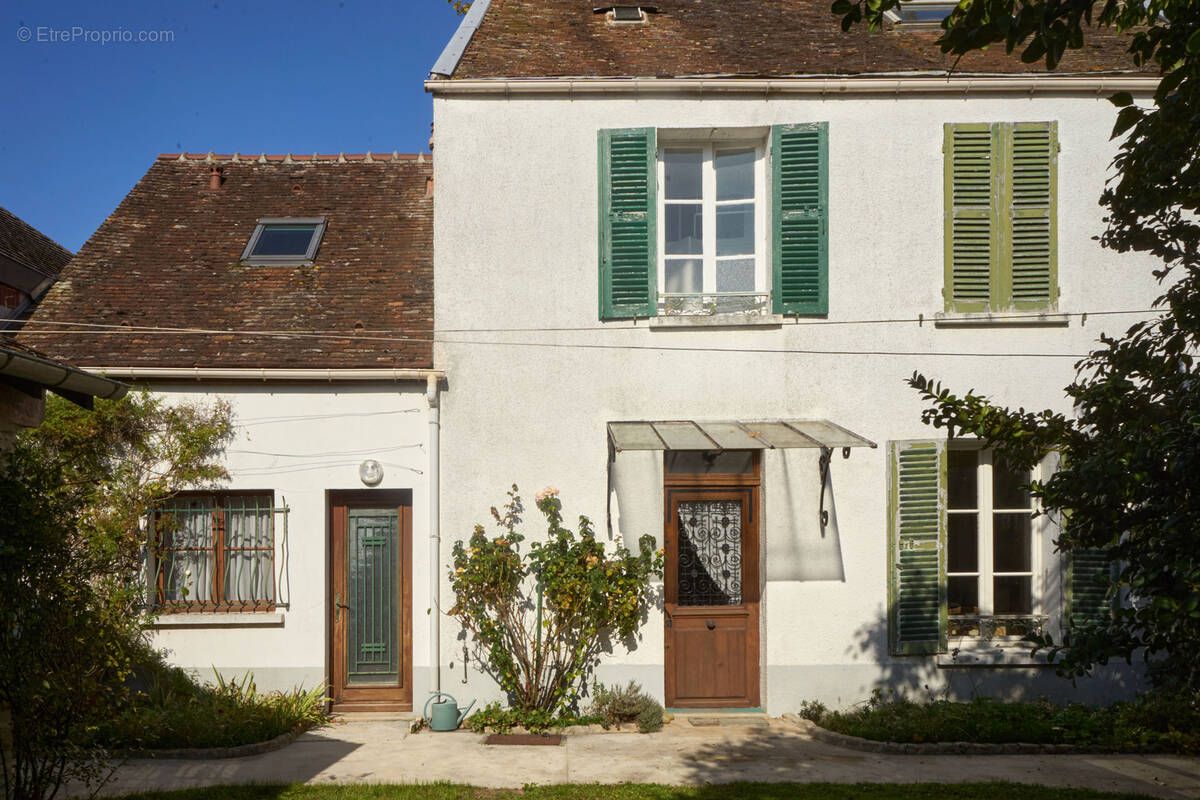 Maison à LA CHAPELLE-GAUTHIER