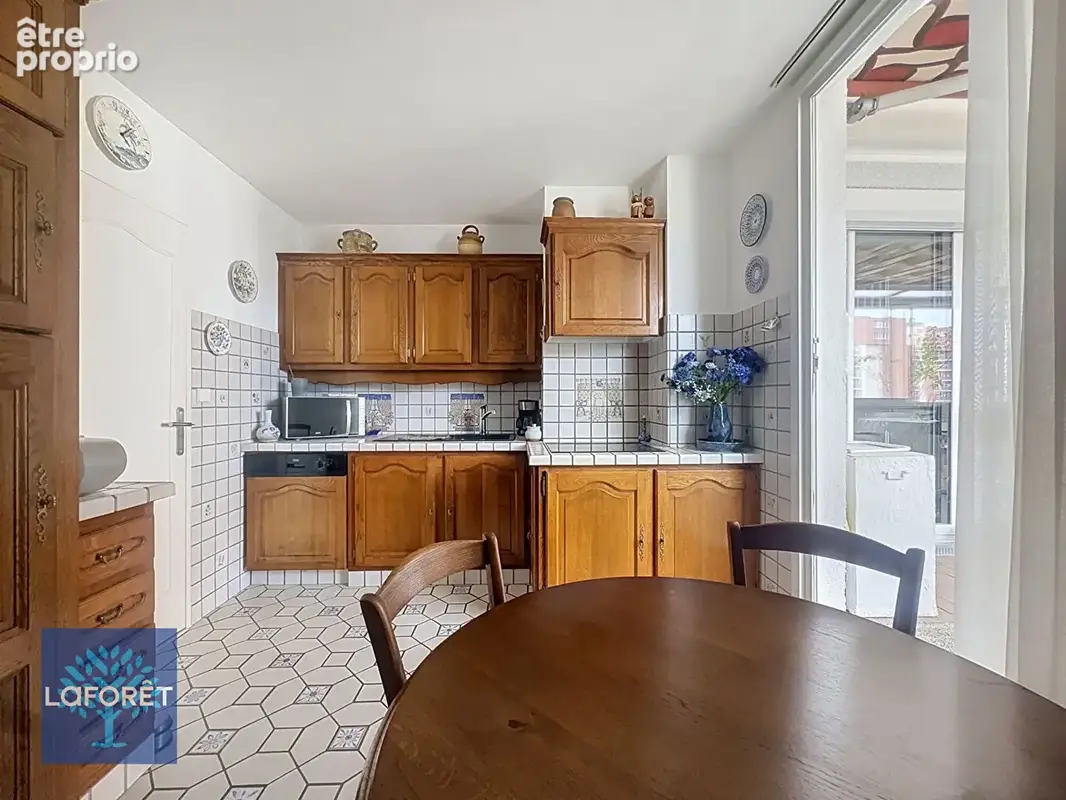 À vendre - appartement 5 pièces de 94 m² - pyramides - photo 4