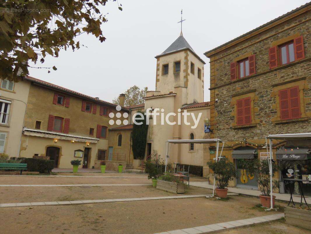 Terrain à FLEURIEUX-SUR-L'ARBRESLE
