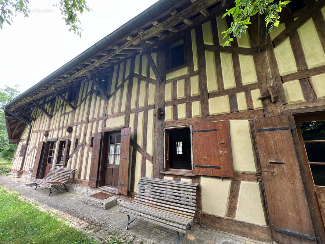 Maison à FRANGY-EN-BRESSE