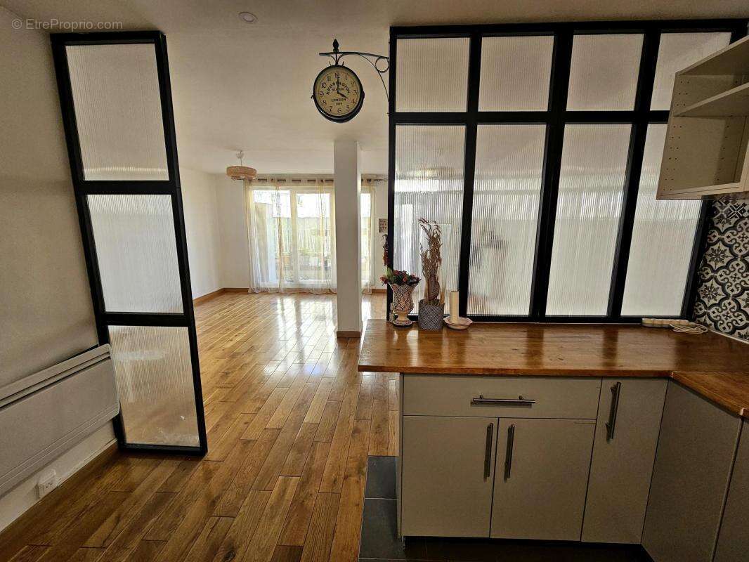 Appartement à AUBERVILLIERS