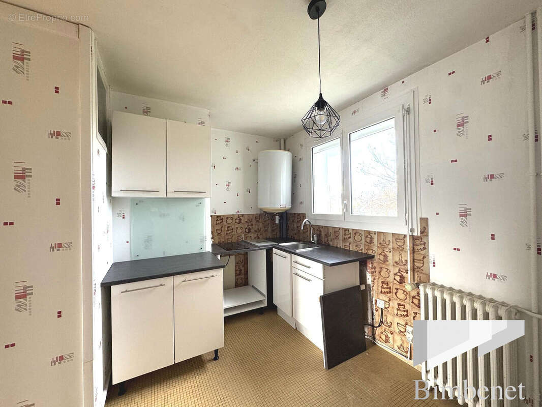 Appartement à SAINT-JEAN-DE-LA-RUELLE