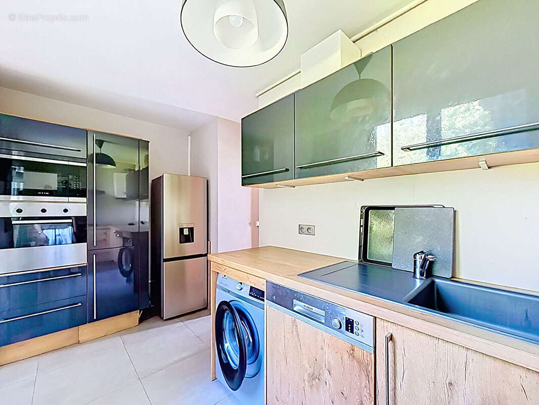 Appartement à NEAUPHLE-LE-CHATEAU