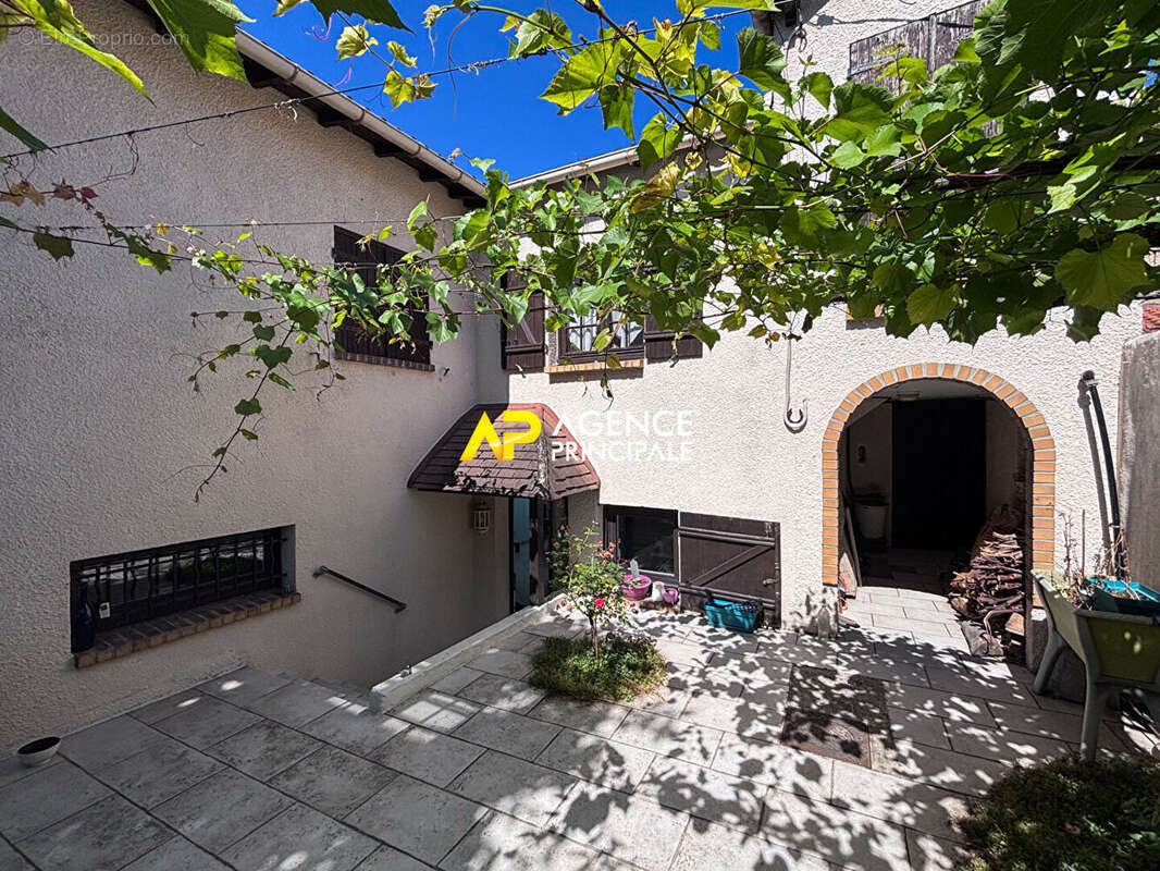 Maison à SARTROUVILLE