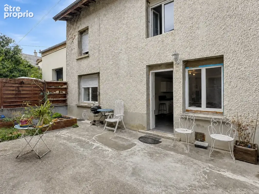 01160 PRIAY   Maison de village à finir de rénover avec grande terrasse, garage et potentiel d’agrandissement - photo 2