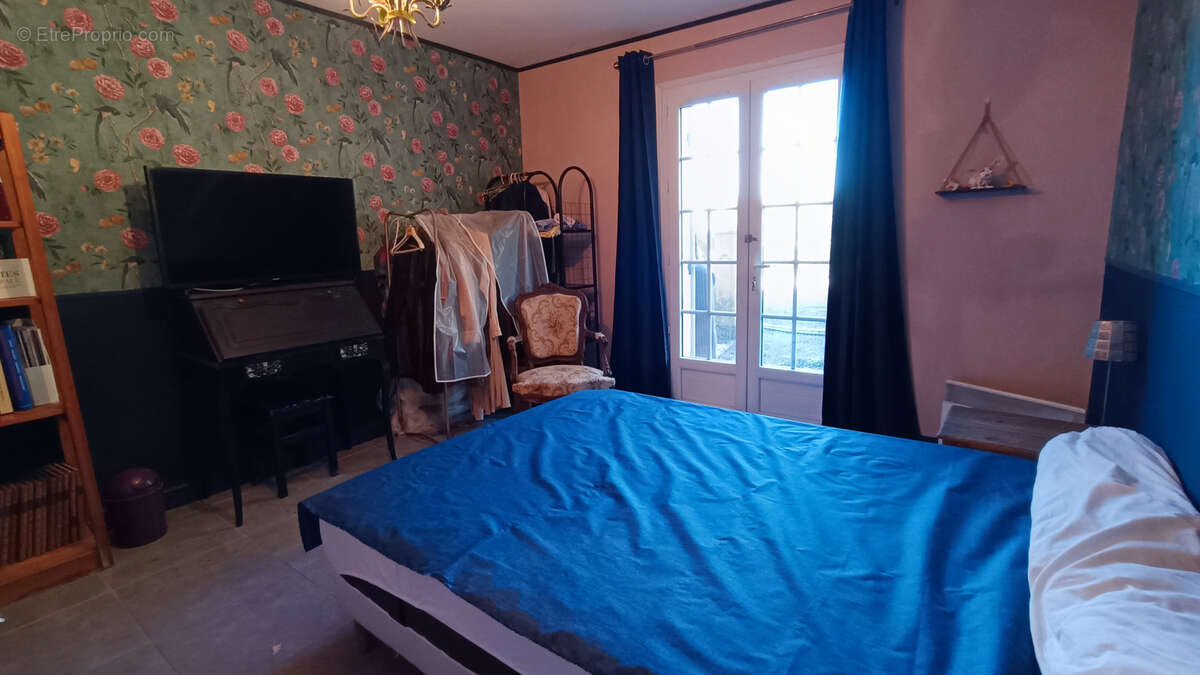 Maison à LA CHAPELLE-GONAGUET