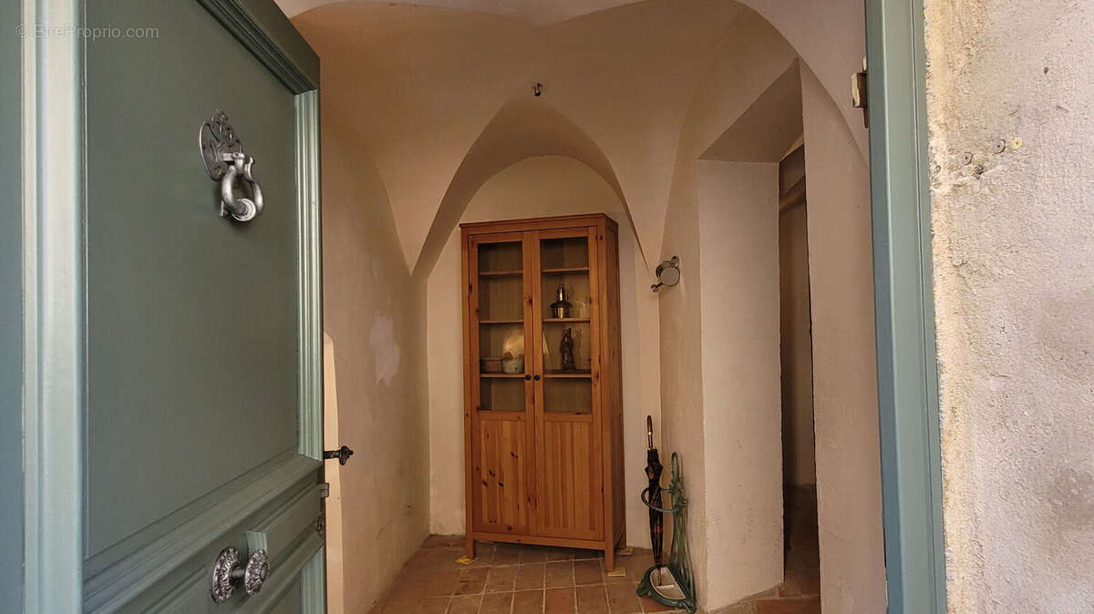 Maison de village avec terrasses et possibilité gite ou local professionnel. - photo 7