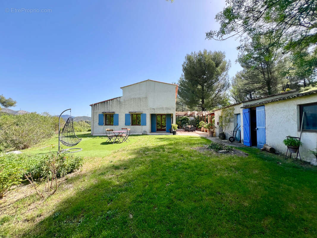 Maison à ROQUEVAIRE