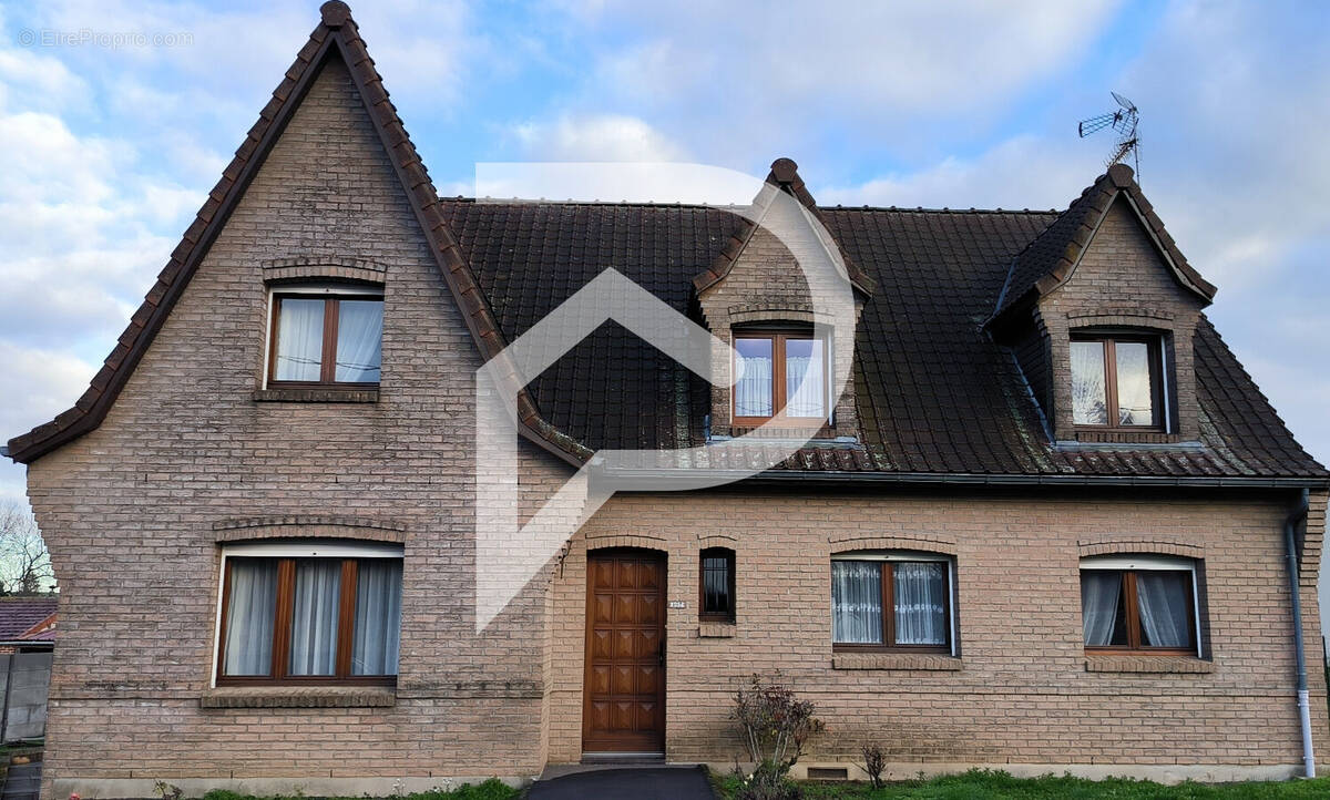 Maison à CREVECOEUR-SUR-L&#039;ESCAUT