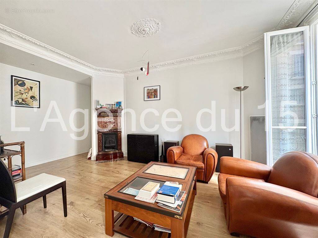 Appartement à PARIS-15E