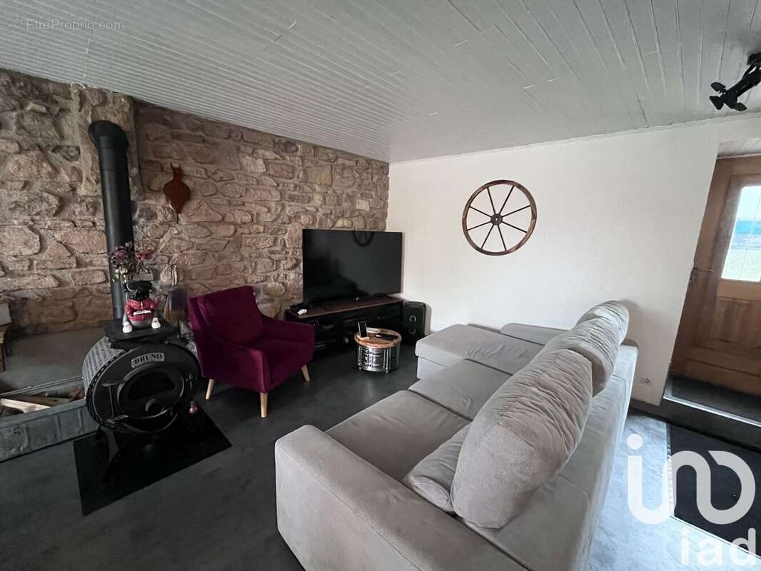 Photo 4 - Maison à SAINT-JUST-EN-CHEVALET