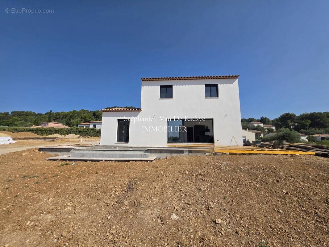 Maison à LORGUES
