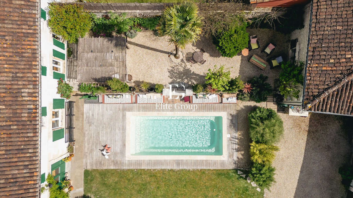 Maison à COGNAC