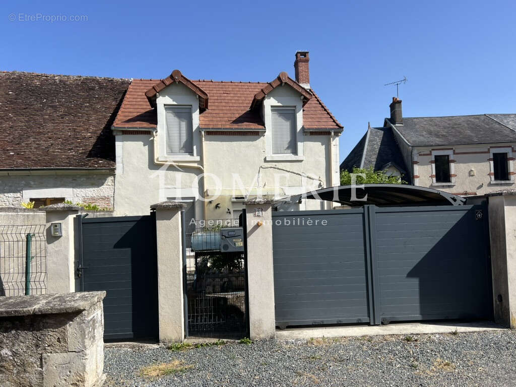 Maison à VEAUGUES