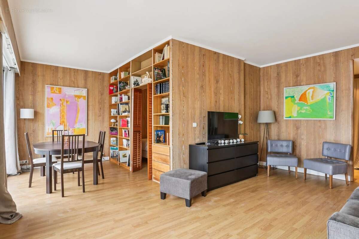 Appartement à NEUILLY-SUR-SEINE