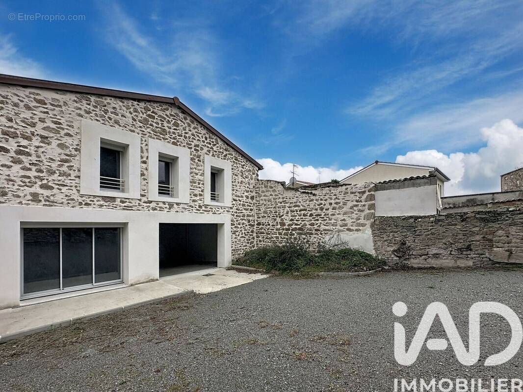 Photo 1 - Maison à SOUCIEU-EN-JARREST