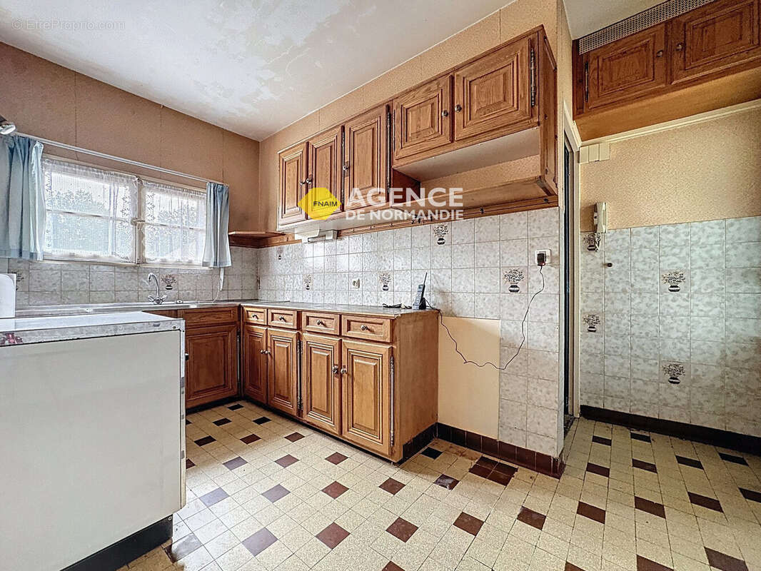 Maison à MONTREUIL-L'ARGILLE
