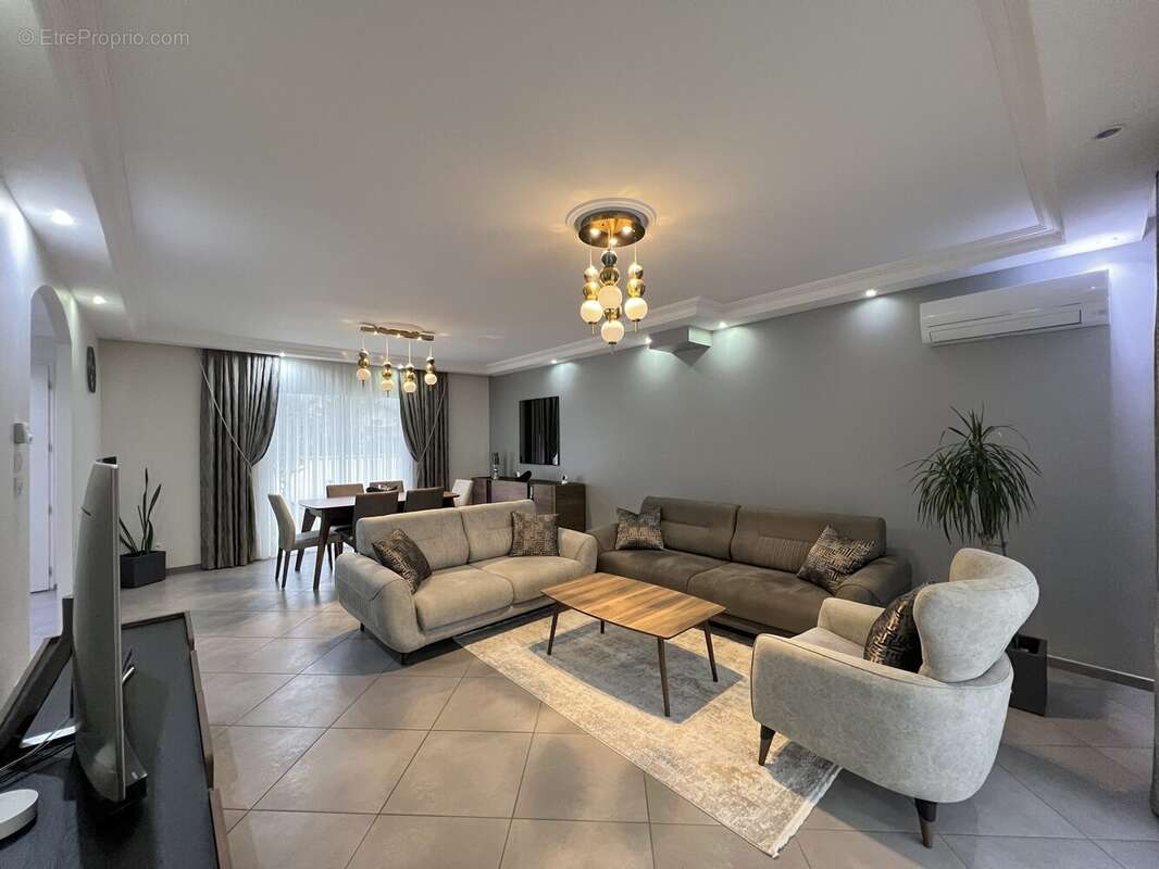 Maison à PONT-DE-CHERUY