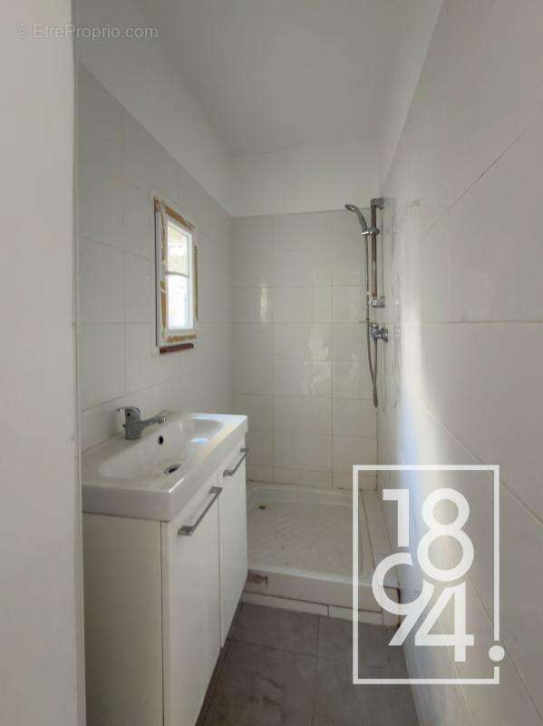 Appartement à MARSEILLE-1E