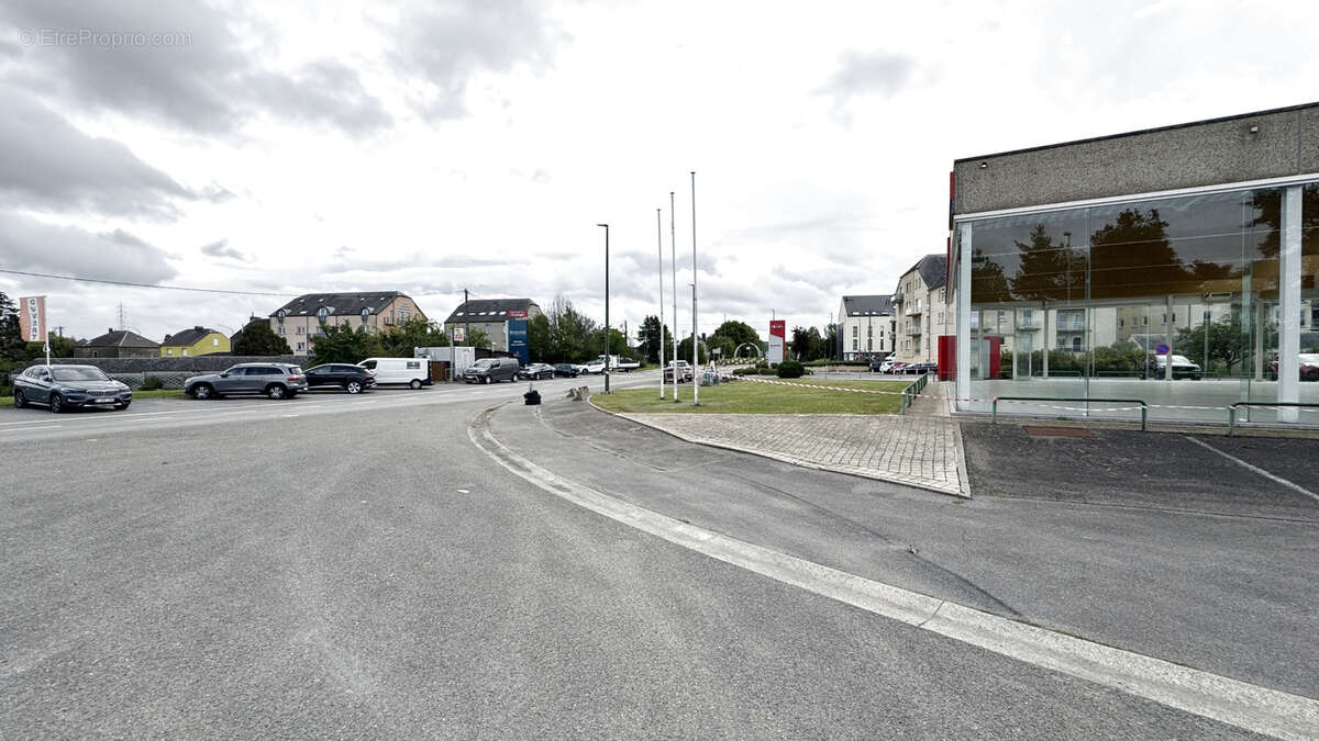 Commerce à SUNDHOUSE