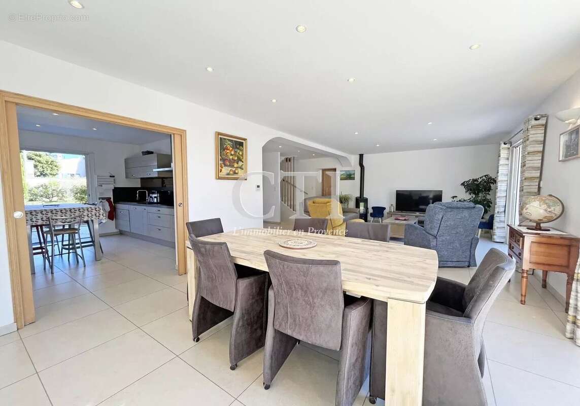 Maison à VAISON-LA-ROMAINE