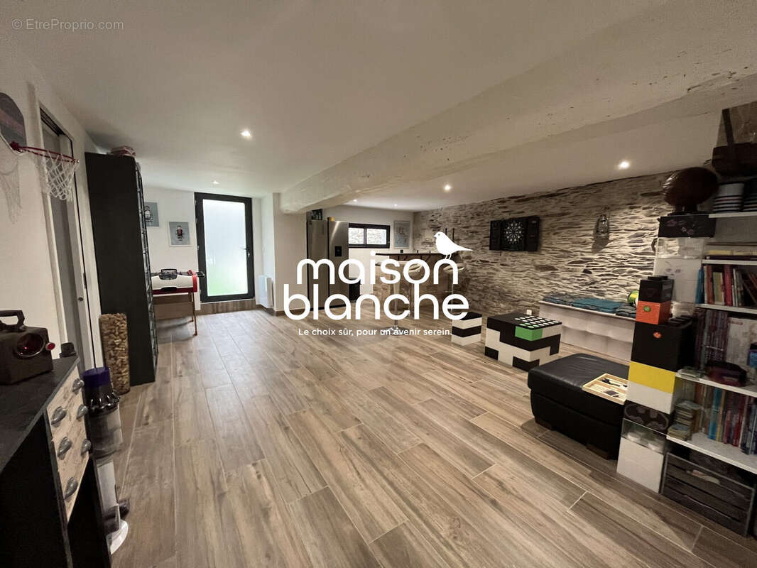 Maison à LES PONTS-DE-CE