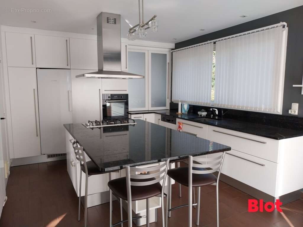 Maison à CHATILLON-EN-VENDELAIS