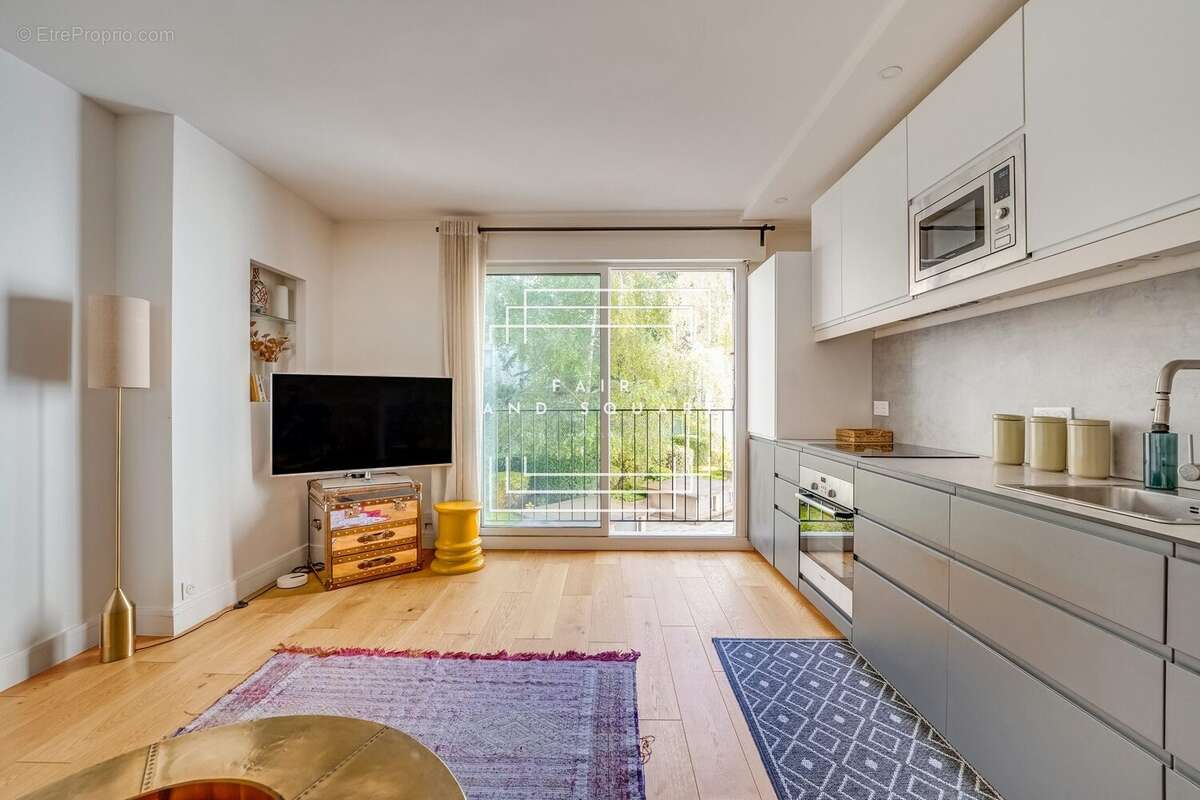 Appartement à PARIS-17E