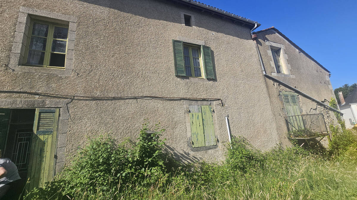 Maison à SAINT-MARTIAL-SUR-ISOP