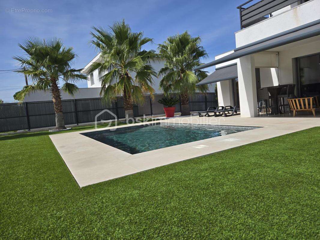 Maison à PUGET-SUR-ARGENS