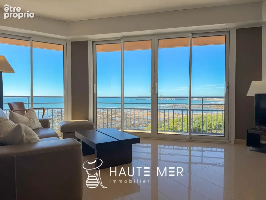 CORAUX - Large vue sur mer pour cet appartement T3 - photo 6