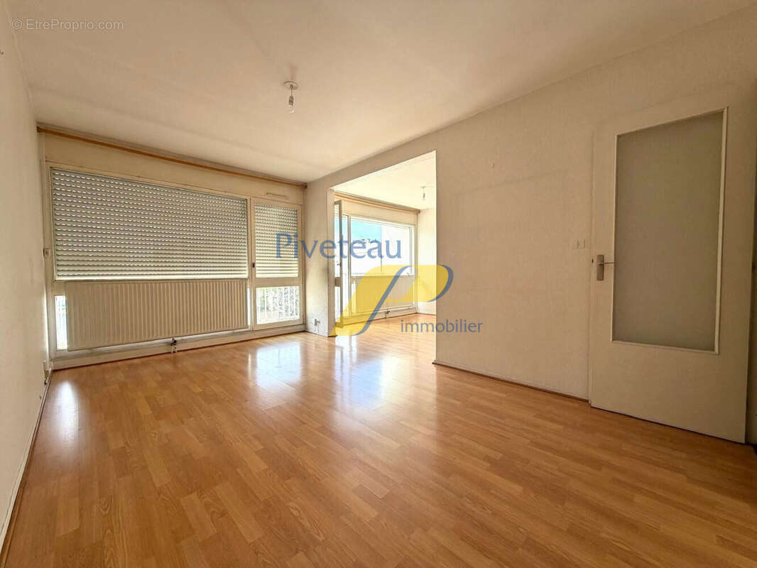 Appartement à REZE