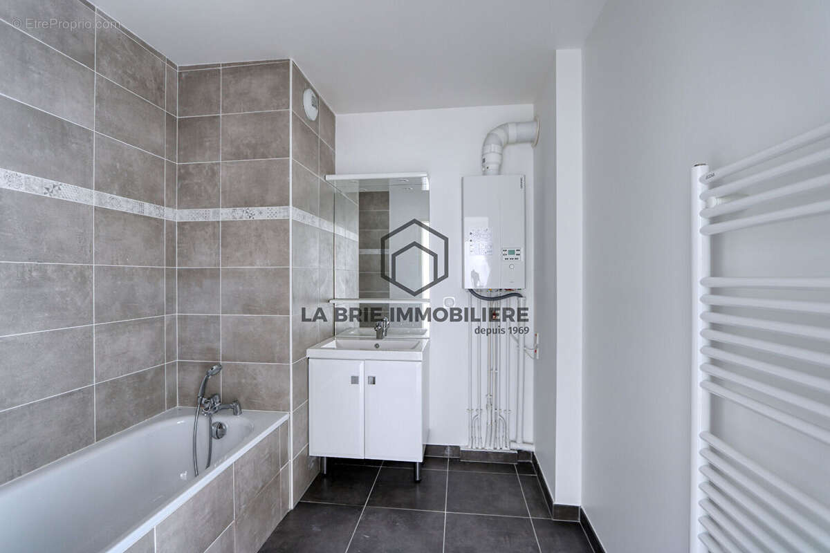 Appartement à PONTAULT-COMBAULT