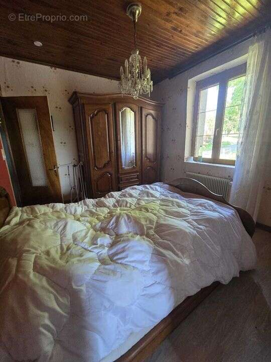 Grande propriété avec dépendances, terrain, garage proche de - photo 7
