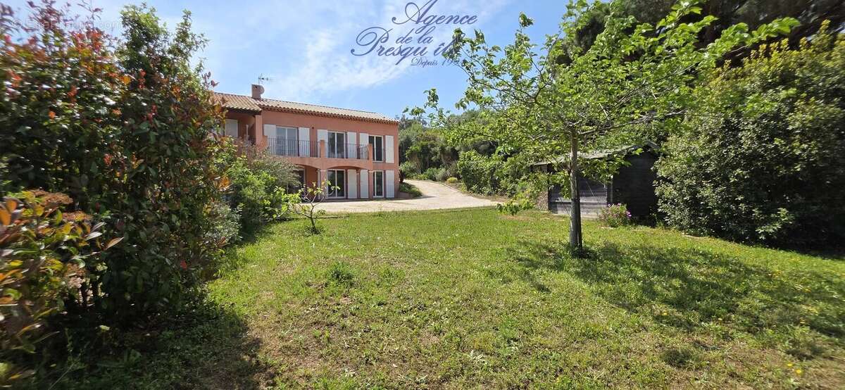 Maison à HYERES