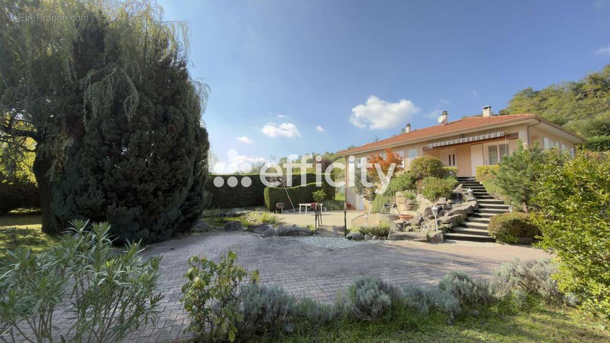 Maison à BEAUREPAIRE