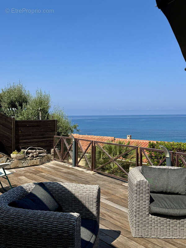 Maison T3 semi-mitoyenne pleine vue mer - photo 3