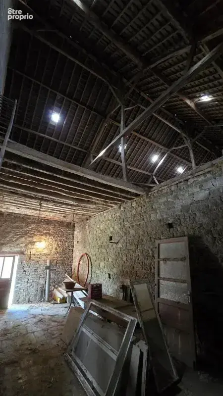 Maison avec de grandes dépendances située à Wallers-en-Fagne - photo 24