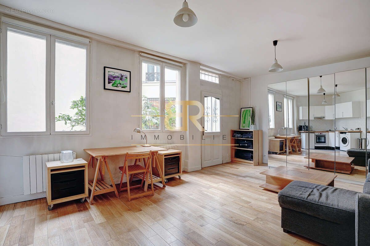 Appartement à PARIS-2E