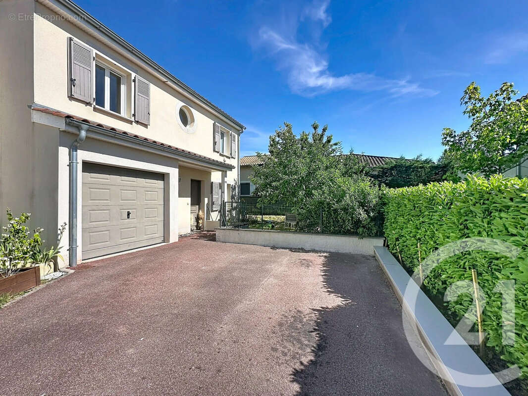 Maison à COMMUNAY
