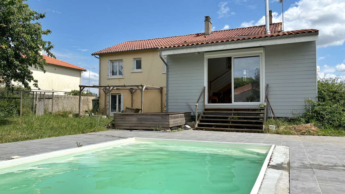 Maison à VOUILLE