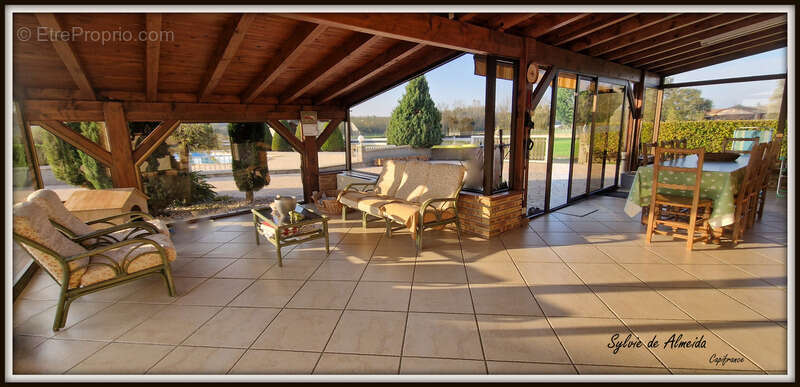 Maison à BAGE-LA-VILLE