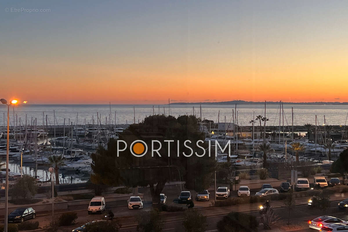 Appartement à SAINT-LAURENT-DU-VAR