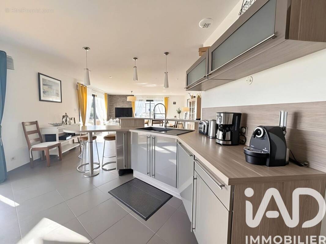 Photo 1 - Maison à LA JARRIE
