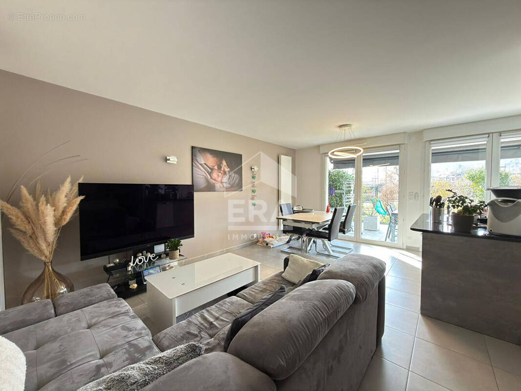 Appartement à POISY